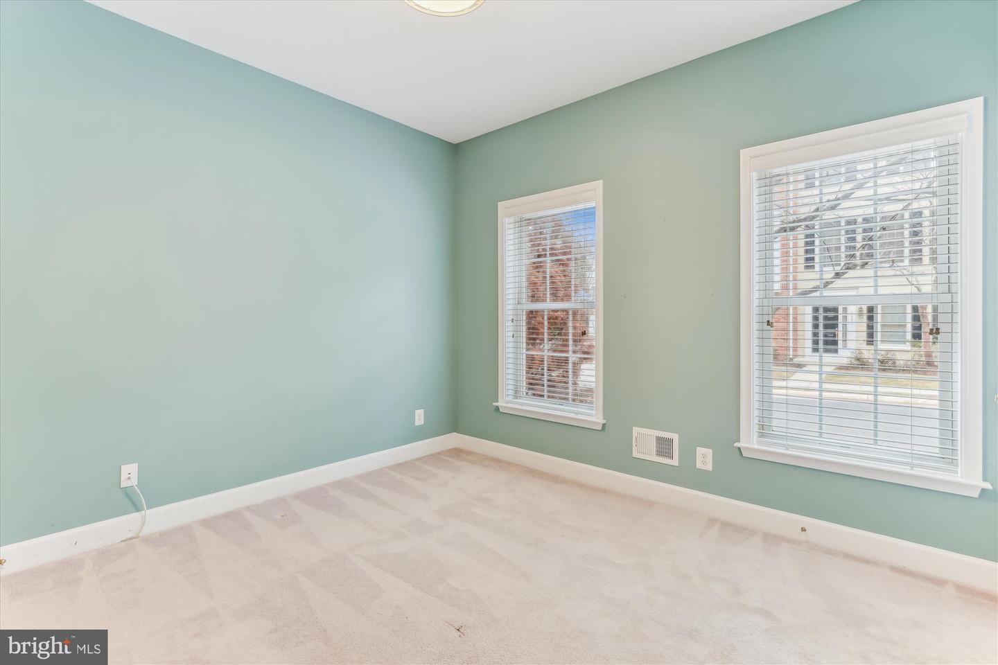 5990 GRAND PAVILION WAY, ALEXANDRIA, Virginia 22303, 4 Bedrooms Bedrooms, ,3 BathroomsBathrooms,Residential,For sale,5990 GRAND PAVILION WAY,VAFX2223306 MLS # VAFX2223306