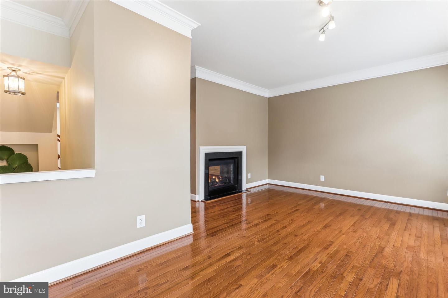 5990 GRAND PAVILION WAY, ALEXANDRIA, Virginia 22303, 4 Bedrooms Bedrooms, ,3 BathroomsBathrooms,Residential,For sale,5990 GRAND PAVILION WAY,VAFX2223306 MLS # VAFX2223306