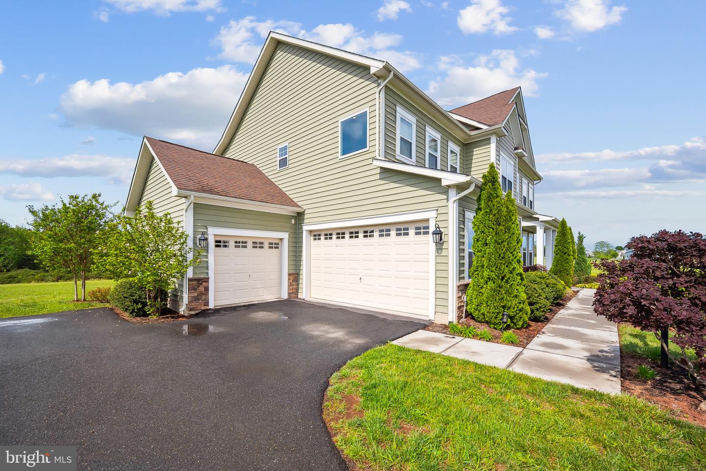 14879 FALCONAIRE PL, LEESBURG, Virginia 20176, 4 Bedrooms Bedrooms, ,4 BathroomsBathrooms,Residential,For sale,14879 FALCONAIRE PL,VALO2089658 MLS # VALO2089658