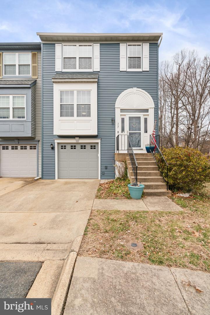 307 BACKRIDGE CT, FREDERICKSBURG, Virginia 22406, 3 Bedrooms Bedrooms, ,2 BathroomsBathrooms,Residential,For sale,307 BACKRIDGE CT,VAST2036282 MLS # VAST2036282