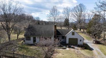 961 SANDY HOOK RD, LURAY, Virginia 22835, 3 Bedrooms Bedrooms, ,2 BathroomsBathrooms,Residential,For sale,961 SANDY HOOK RD,VAPA2004572 MLS # VAPA2004572