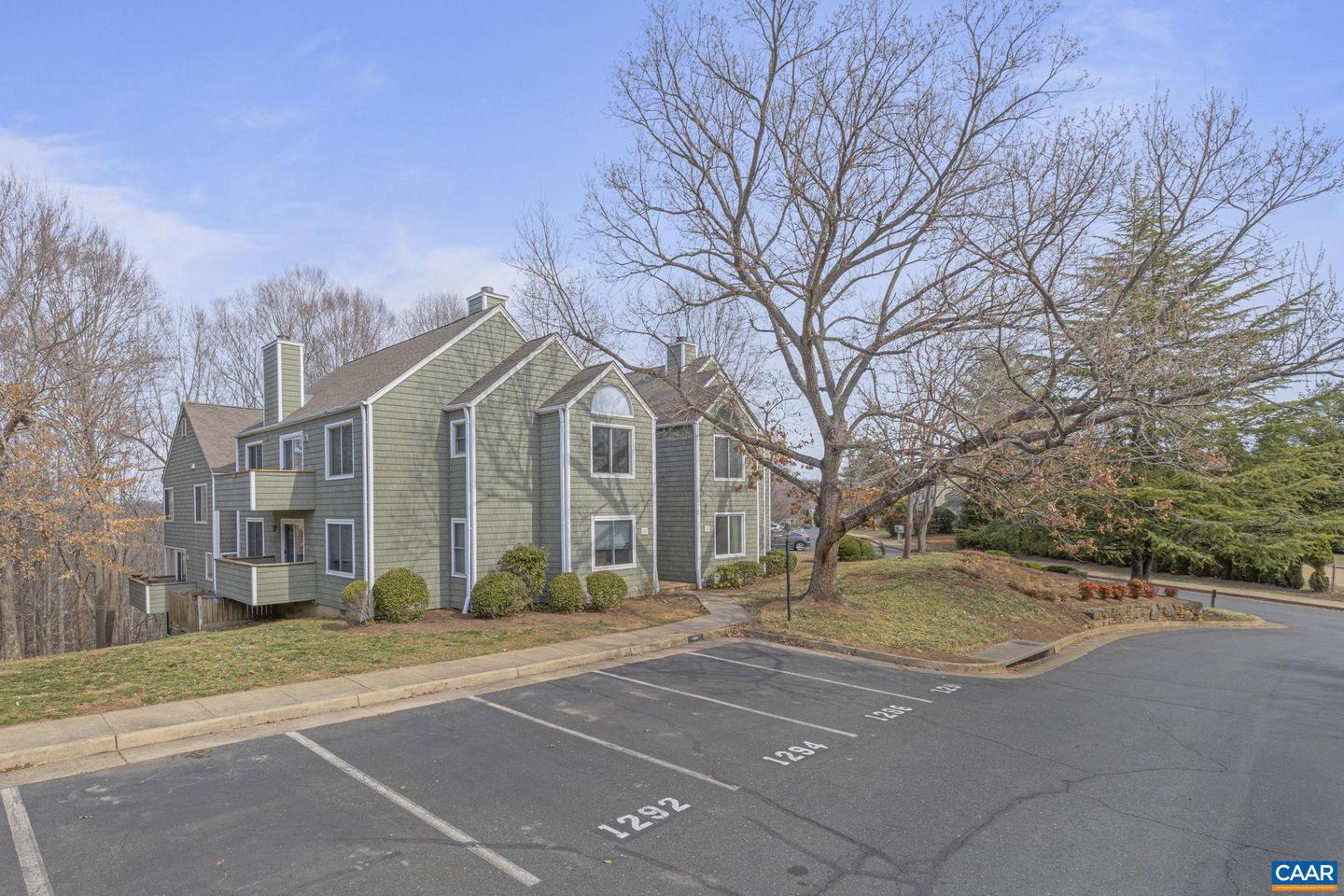 1292 CLIFDEN GREENE, CHARLOTTESVILLE, Virginia 22901, 2 Bedrooms Bedrooms, ,2 BathroomsBathrooms,Residential,For sale,1292 CLIFDEN GREENE,661700 MLS # 661700