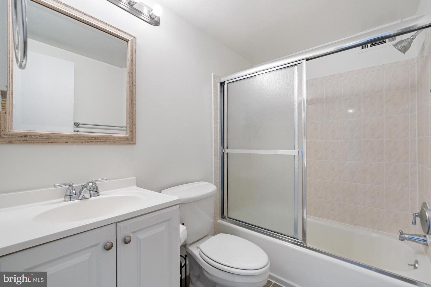 3100 S MANCHESTER ST #814, FALLS CHURCH, Virginia 22044, 1 Bedroom Bedrooms, ,1 BathroomBathrooms,Residential,For sale,3100 S MANCHESTER ST #814,VAFX2224660 MLS # VAFX2224660