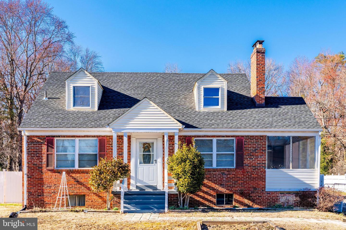 2416 SHERWOOD HALL LN, ALEXANDRIA, Virginia 22306, 4 Bedrooms Bedrooms, ,2 BathroomsBathrooms,Residential,For sale,2416 SHERWOOD HALL LN,VAFX2226456 MLS # VAFX2226456