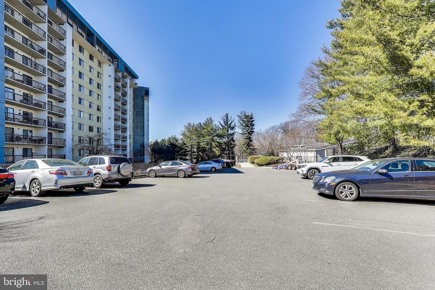 3800 POWELL LN #901, FALLS CHURCH, Virginia 22041, 3 Bedrooms Bedrooms, ,2 BathroomsBathrooms,Residential,For sale,3800 POWELL LN #901,VAFX2223954 MLS # VAFX2223954