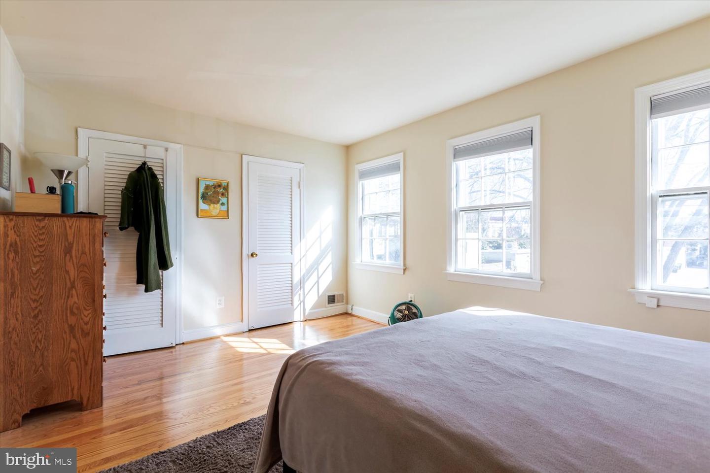 512 6TH ST SE, WASHINGTON, District Of Columbia 20003, 2 Bedrooms Bedrooms, ,2 BathroomsBathrooms,Residential,For sale,512 6TH ST SE,DCDC2189170 MLS # DCDC2189170