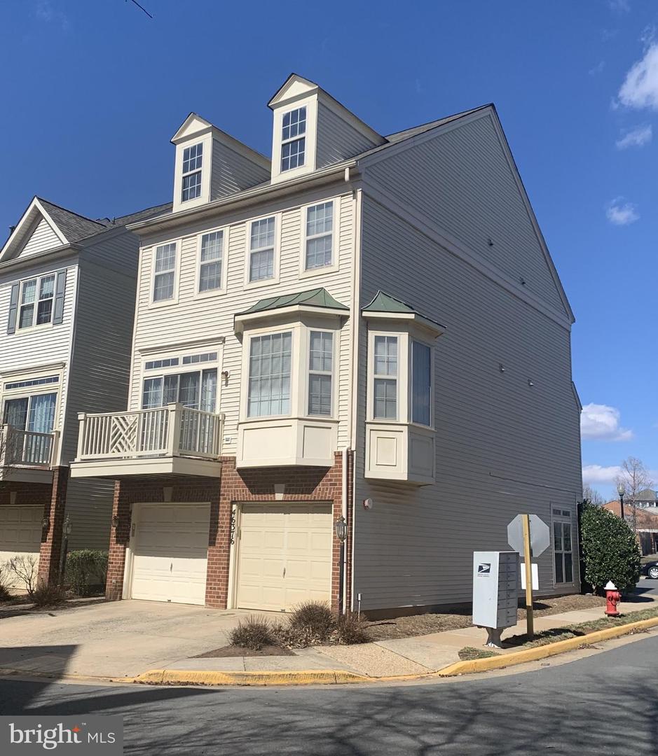 46378 MONOCACY SQ, STERLING, Virginia 20165, 2 Bedrooms Bedrooms, 2 Rooms Rooms,2 BathroomsBathrooms,Residential,For sale,46378 MONOCACY SQ,VALO2090848 MLS # VALO2090848