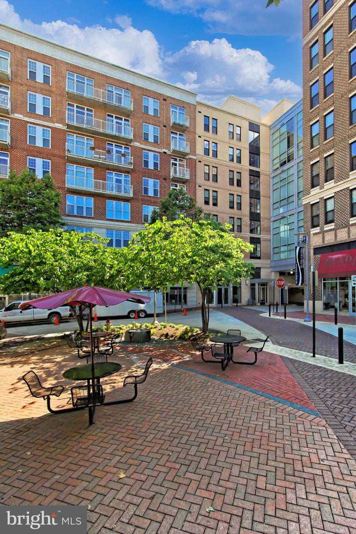 444 W BROAD ST #229, FALLS CHURCH, Virginia 22046, 2 Bedrooms Bedrooms, ,2 BathroomsBathrooms,Residential,For sale,444 W BROAD ST #229,VAFA2002796 MLS # VAFA2002796