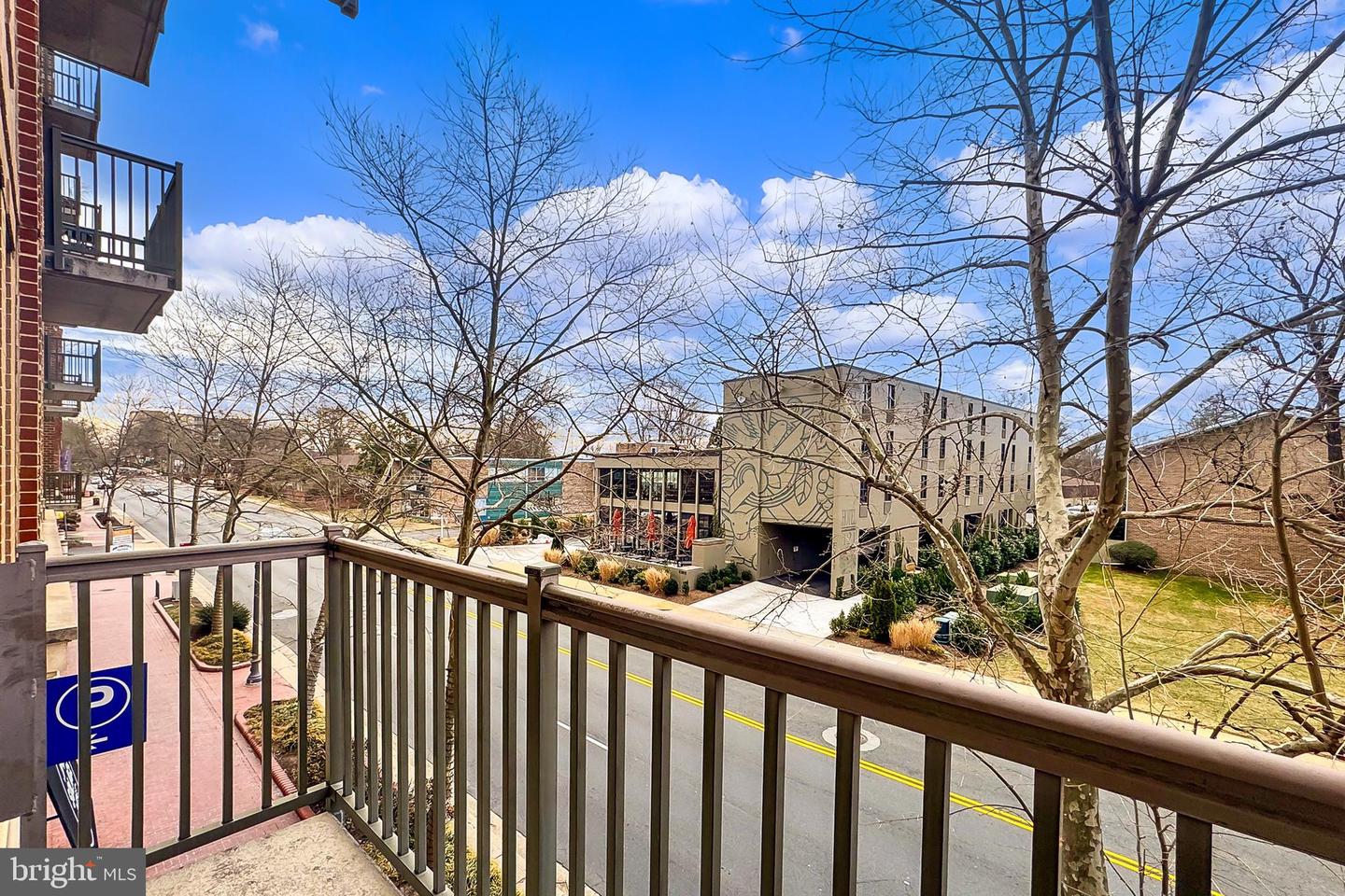 444 W BROAD ST #229, FALLS CHURCH, Virginia 22046, 2 Bedrooms Bedrooms, ,2 BathroomsBathrooms,Residential,For sale,444 W BROAD ST #229,VAFA2002796 MLS # VAFA2002796