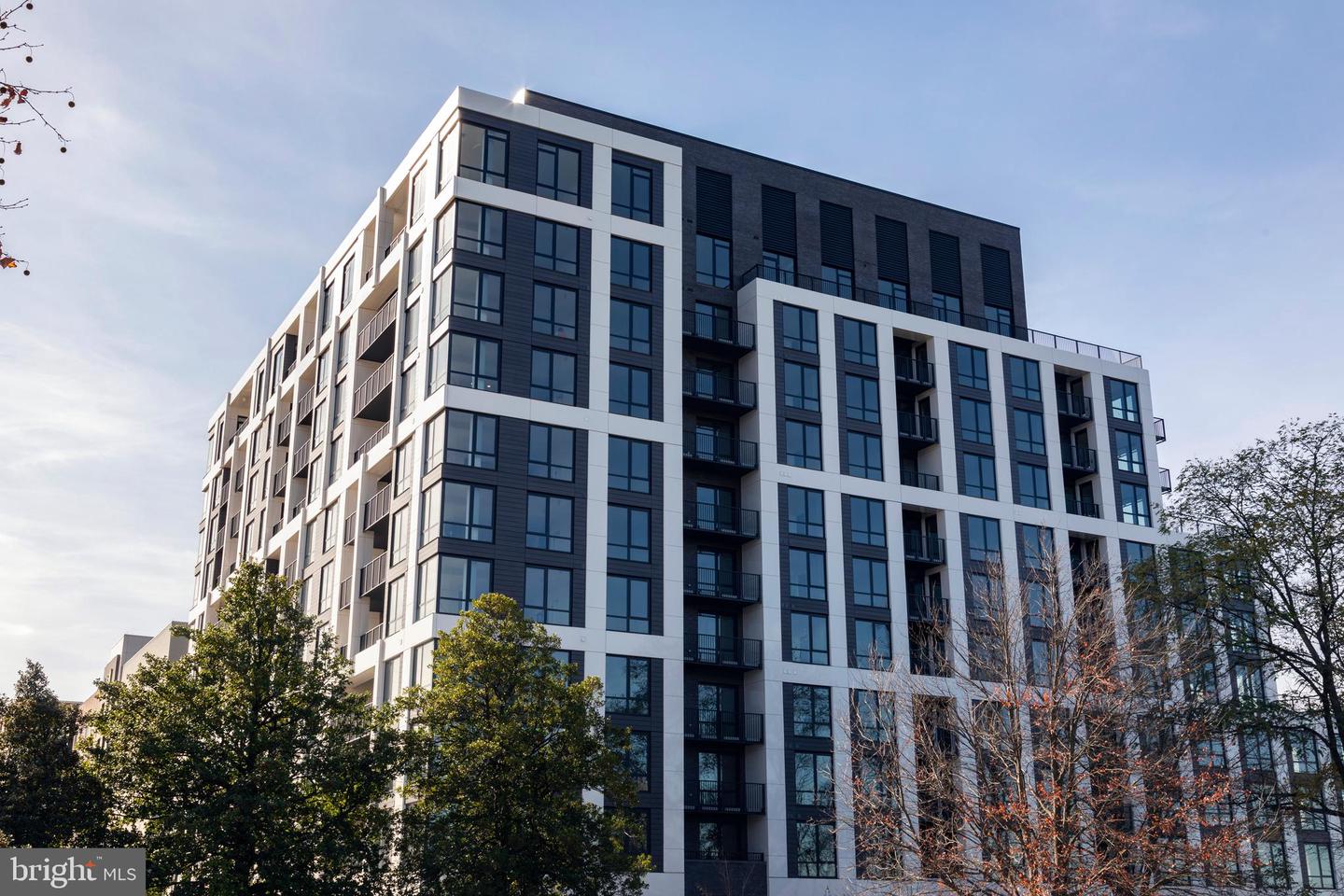 255 W. FALLS STATION BLVD #206, FALLS CHURCH, Virginia 22046, 3 Bedrooms Bedrooms, ,2 BathroomsBathrooms,Residential,For sale,255 W. FALLS STATION BLVD #206,VAFA2002806 MLS # VAFA2002806