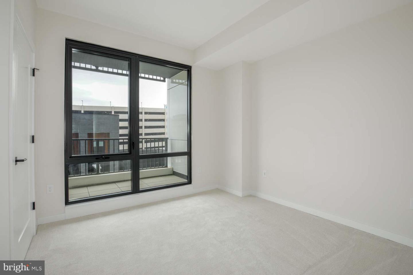 255 W. FALLS STATION BLVD #206, FALLS CHURCH, Virginia 22046, 3 Bedrooms Bedrooms, ,2 BathroomsBathrooms,Residential,For sale,255 W. FALLS STATION BLVD #206,VAFA2002806 MLS # VAFA2002806