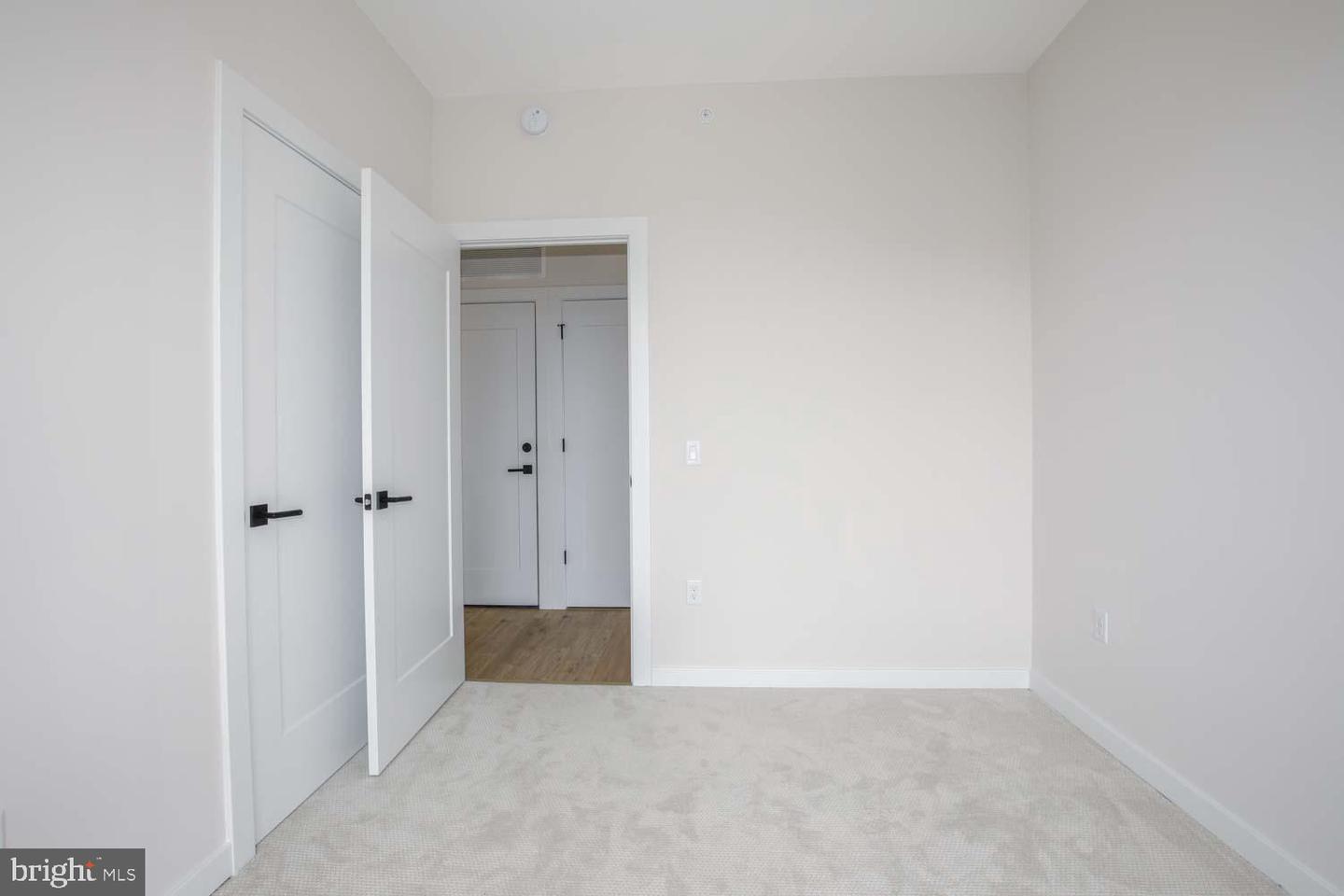 255 W. FALLS STATION BLVD #206, FALLS CHURCH, Virginia 22046, 3 Bedrooms Bedrooms, ,2 BathroomsBathrooms,Residential,For sale,255 W. FALLS STATION BLVD #206,VAFA2002806 MLS # VAFA2002806