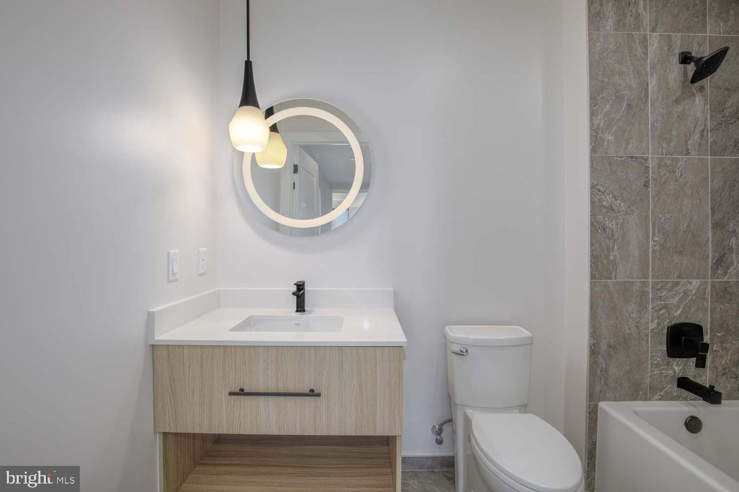 255 W. FALLS STATION BLVD #206, FALLS CHURCH, Virginia 22046, 3 Bedrooms Bedrooms, ,2 BathroomsBathrooms,Residential,For sale,255 W. FALLS STATION BLVD #206,VAFA2002806 MLS # VAFA2002806