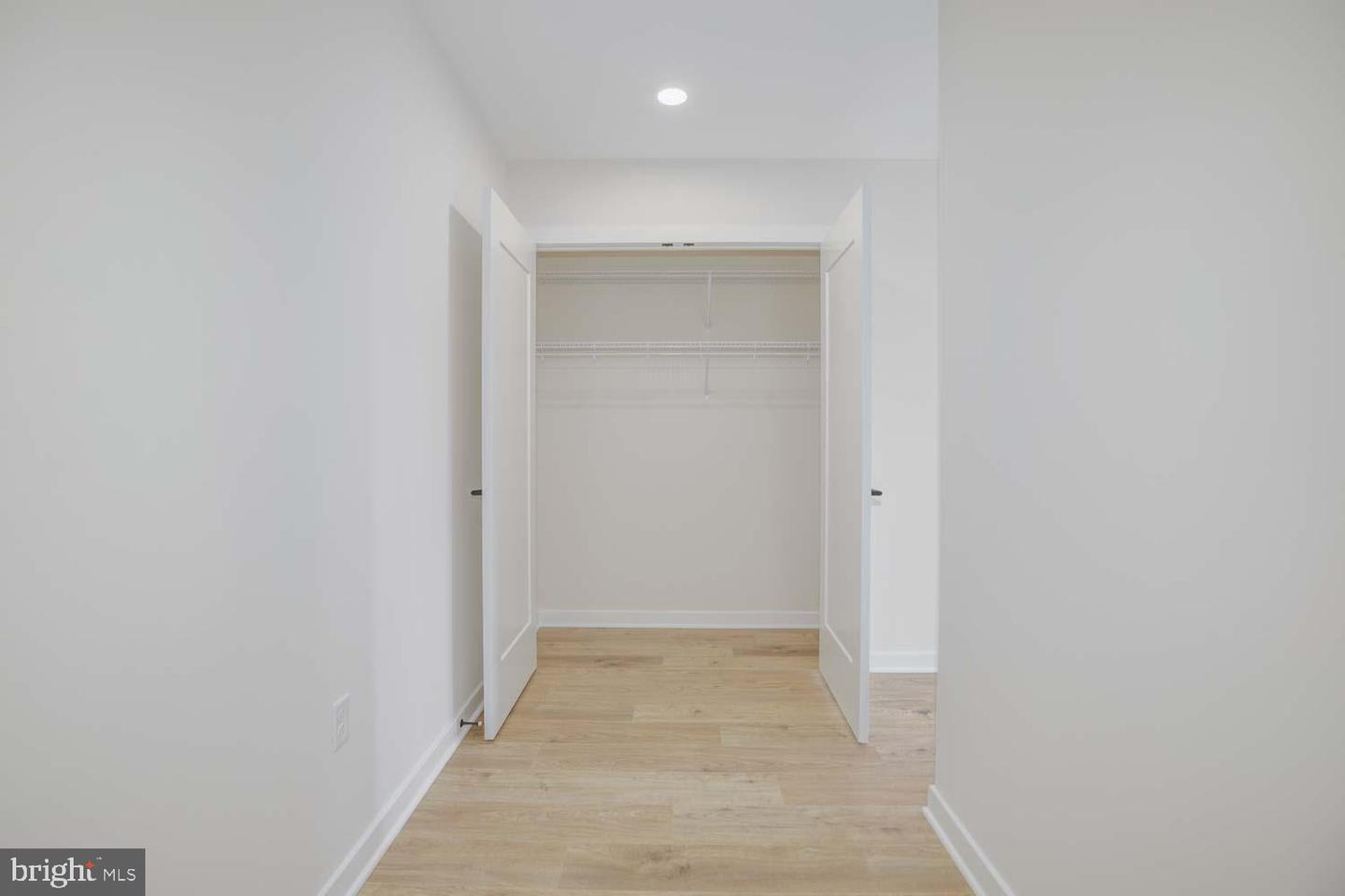 255 W. FALLS STATION BLVD #206, FALLS CHURCH, Virginia 22046, 3 Bedrooms Bedrooms, ,2 BathroomsBathrooms,Residential,For sale,255 W. FALLS STATION BLVD #206,VAFA2002806 MLS # VAFA2002806