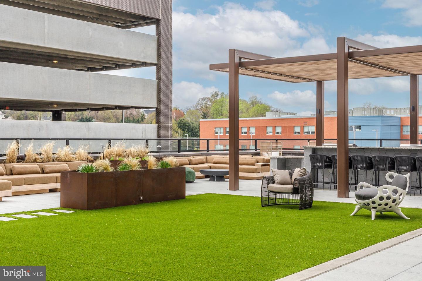 255 W. FALLS STATION BLVD #206, FALLS CHURCH, Virginia 22046, 3 Bedrooms Bedrooms, ,2 BathroomsBathrooms,Residential,For sale,255 W. FALLS STATION BLVD #206,VAFA2002806 MLS # VAFA2002806