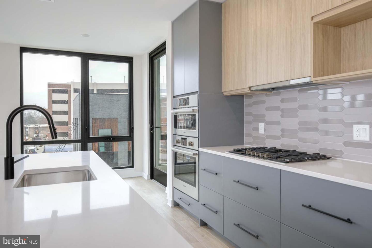 255 W. FALLS STATION BLVD #206, FALLS CHURCH, Virginia 22046, 3 Bedrooms Bedrooms, ,2 BathroomsBathrooms,Residential,For sale,255 W. FALLS STATION BLVD #206,VAFA2002806 MLS # VAFA2002806