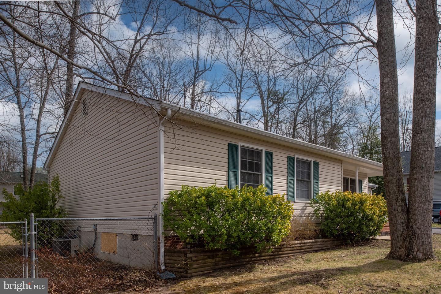 10711 CRESTWOOD DR, SPOTSYLVANIA, Virginia 22553, 3 Bedrooms Bedrooms, ,2 BathroomsBathrooms,Residential,For sale,10711 CRESTWOOD DR,VASP2031294 MLS # VASP2031294