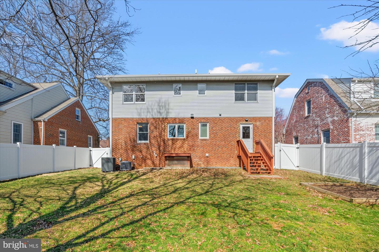 4822 25TH RD N, ARLINGTON, Virginia 22207, 3 Bedrooms Bedrooms, ,2 BathroomsBathrooms,Residential,For sale,4822 25TH RD N,VAAR2054460 MLS # VAAR2054460