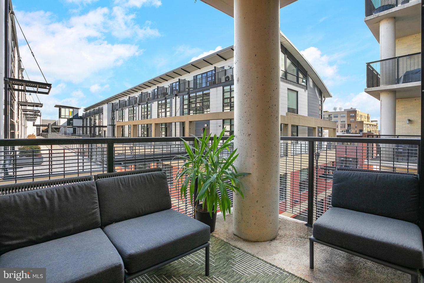 2125 14TH ST NW #317, WASHINGTON, District Of Columbia 20009, 2 Bedrooms Bedrooms, ,2 BathroomsBathrooms,Residential,For sale,2125 14TH ST NW #317,DCDC2171502 MLS # DCDC2171502