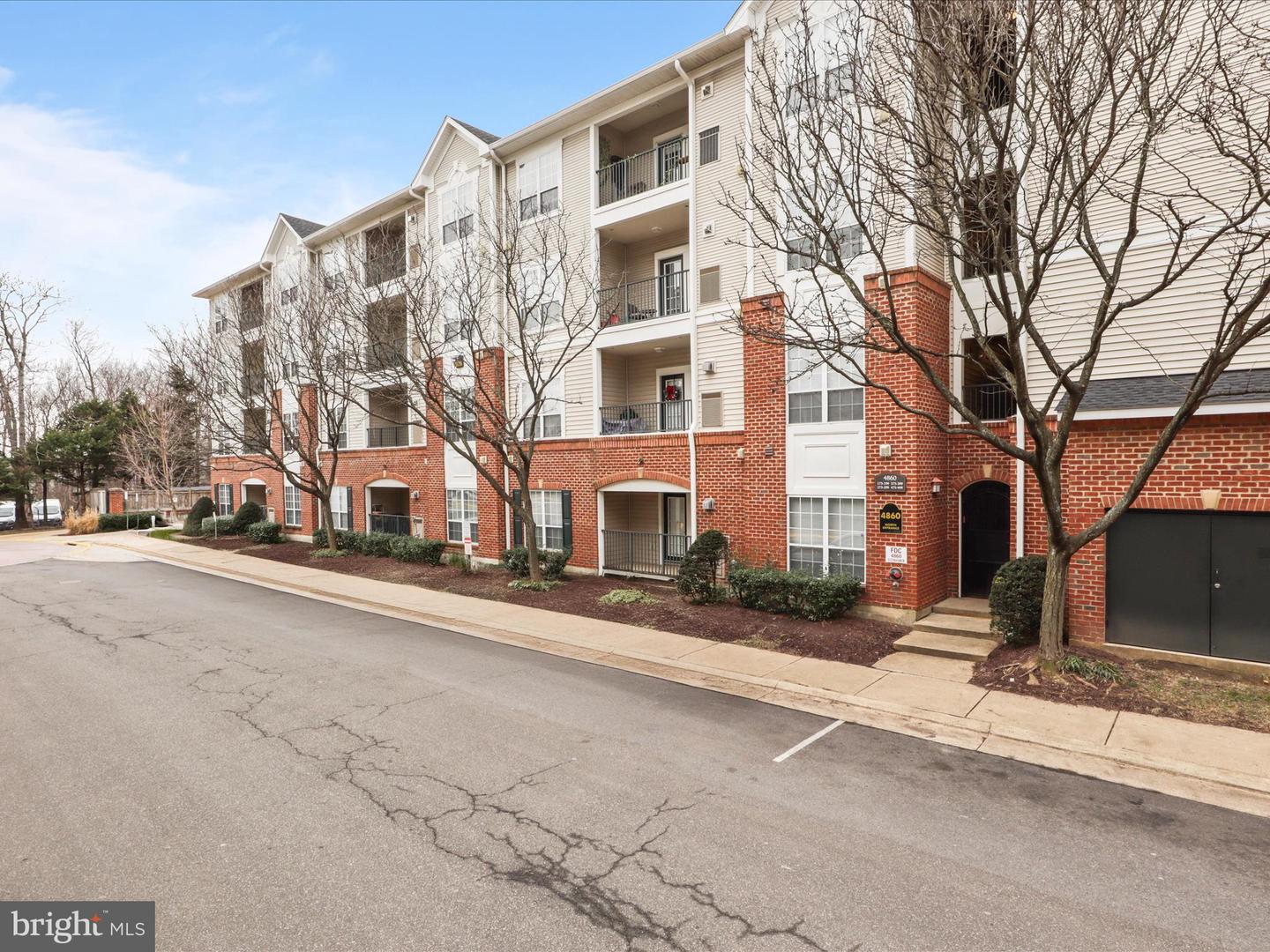 4860 EISENHOWER AVE #292, ALEXANDRIA, Virginia 22304, 2 Bedrooms Bedrooms, ,2 BathroomsBathrooms,Residential,For sale,4860 EISENHOWER AVE #292,VAAX2040730 MLS # VAAX2040730