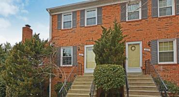 1621 S BARTON ST S #17, ARLINGTON, Virginia 22204, 2 Bedrooms Bedrooms, ,2 BathroomsBathrooms,Residential,For sale,1621 S BARTON ST S #17,VAAR2053106 MLS # VAAR2053106