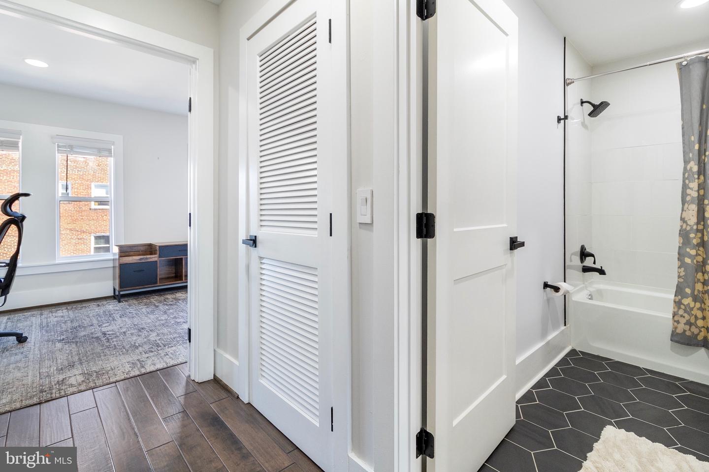 4703 10TH ST NE, WASHINGTON, District Of Columbia 20017, 3 Bedrooms Bedrooms, ,3 BathroomsBathrooms,Residential,For sale,4703 10TH ST NE,DCDC2186044 MLS # DCDC2186044