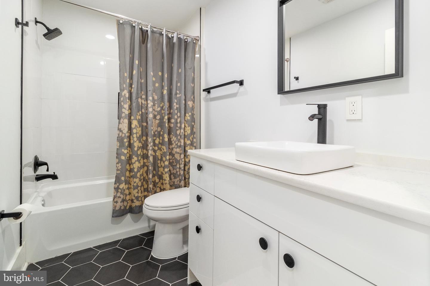 4703 10TH ST NE, WASHINGTON, District Of Columbia 20017, 3 Bedrooms Bedrooms, ,3 BathroomsBathrooms,Residential,For sale,4703 10TH ST NE,DCDC2186044 MLS # DCDC2186044