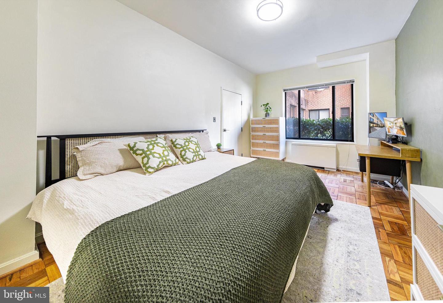 5112 MACARTHUR BLVD NW #2, WASHINGTON, District Of Columbia 20016, 1 Bedroom Bedrooms, ,1 BathroomBathrooms,Residential,For sale,5112 MACARTHUR BLVD NW #2,DCDC2186052 MLS # DCDC2186052