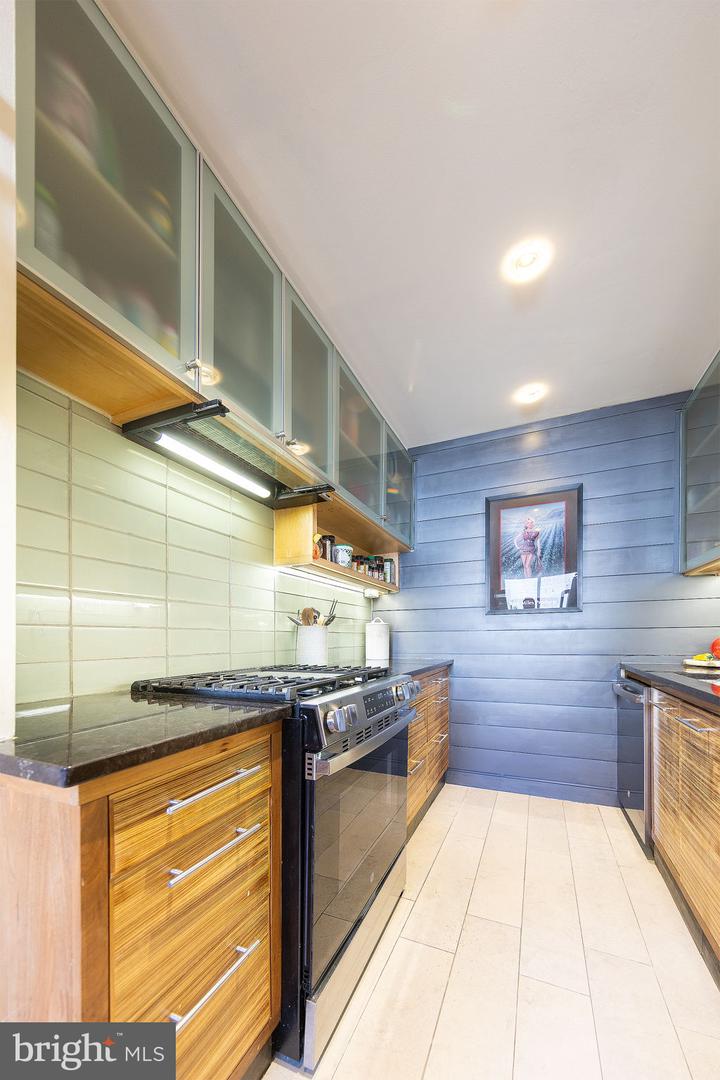 5112 MACARTHUR BLVD NW #2, WASHINGTON, District Of Columbia 20016, 1 Bedroom Bedrooms, ,1 BathroomBathrooms,Residential,For sale,5112 MACARTHUR BLVD NW #2,DCDC2186052 MLS # DCDC2186052
