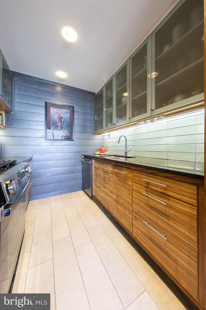 5112 MACARTHUR BLVD NW #2, WASHINGTON, District Of Columbia 20016, 1 Bedroom Bedrooms, ,1 BathroomBathrooms,Residential,For sale,5112 MACARTHUR BLVD NW #2,DCDC2186052 MLS # DCDC2186052