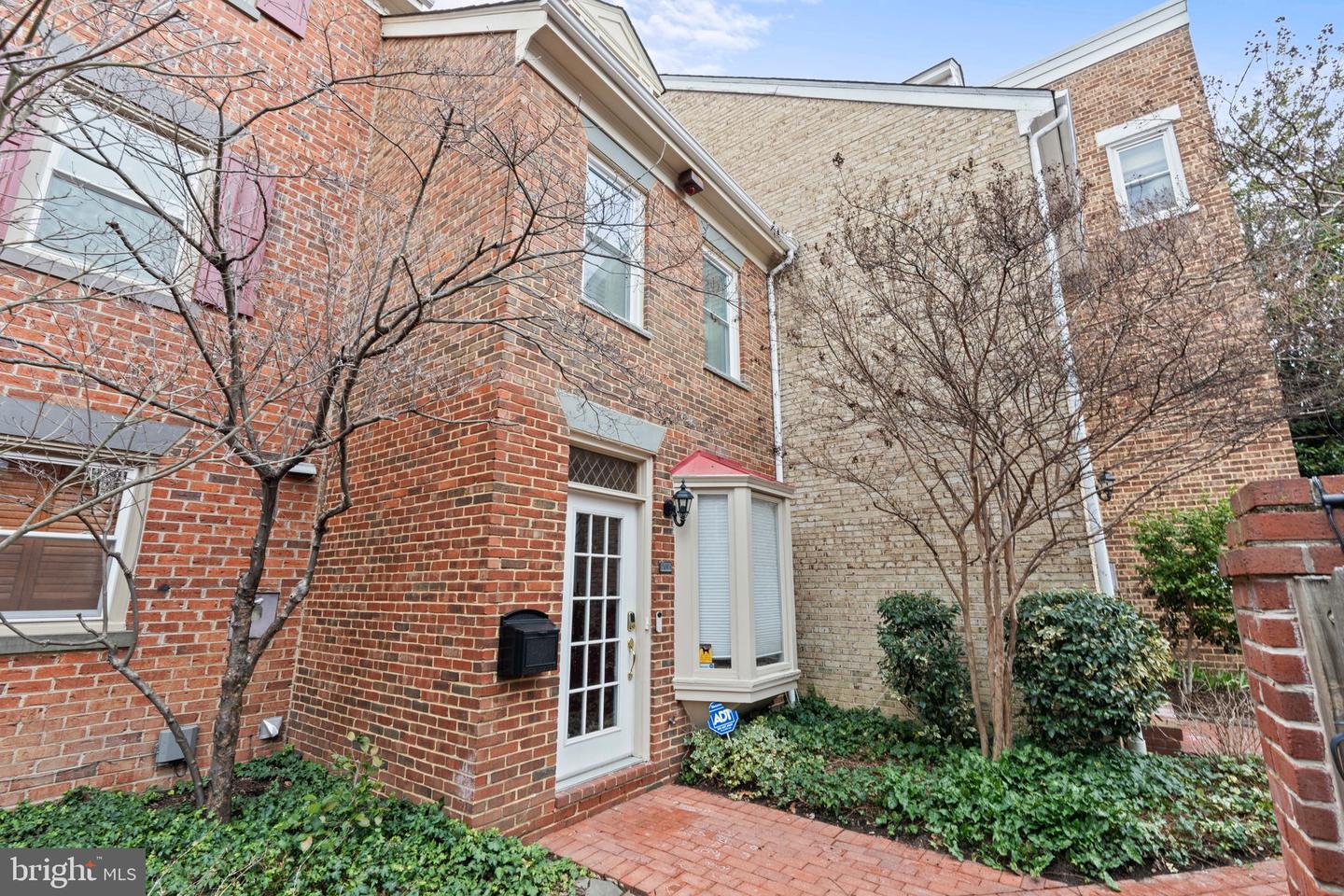 909 ORONOCO ST, ALEXANDRIA, Virginia 22314, 3 Bedrooms Bedrooms, ,2 BathroomsBathrooms,Residential,For sale,909 ORONOCO ST,VAAX2042240 MLS # VAAX2042240