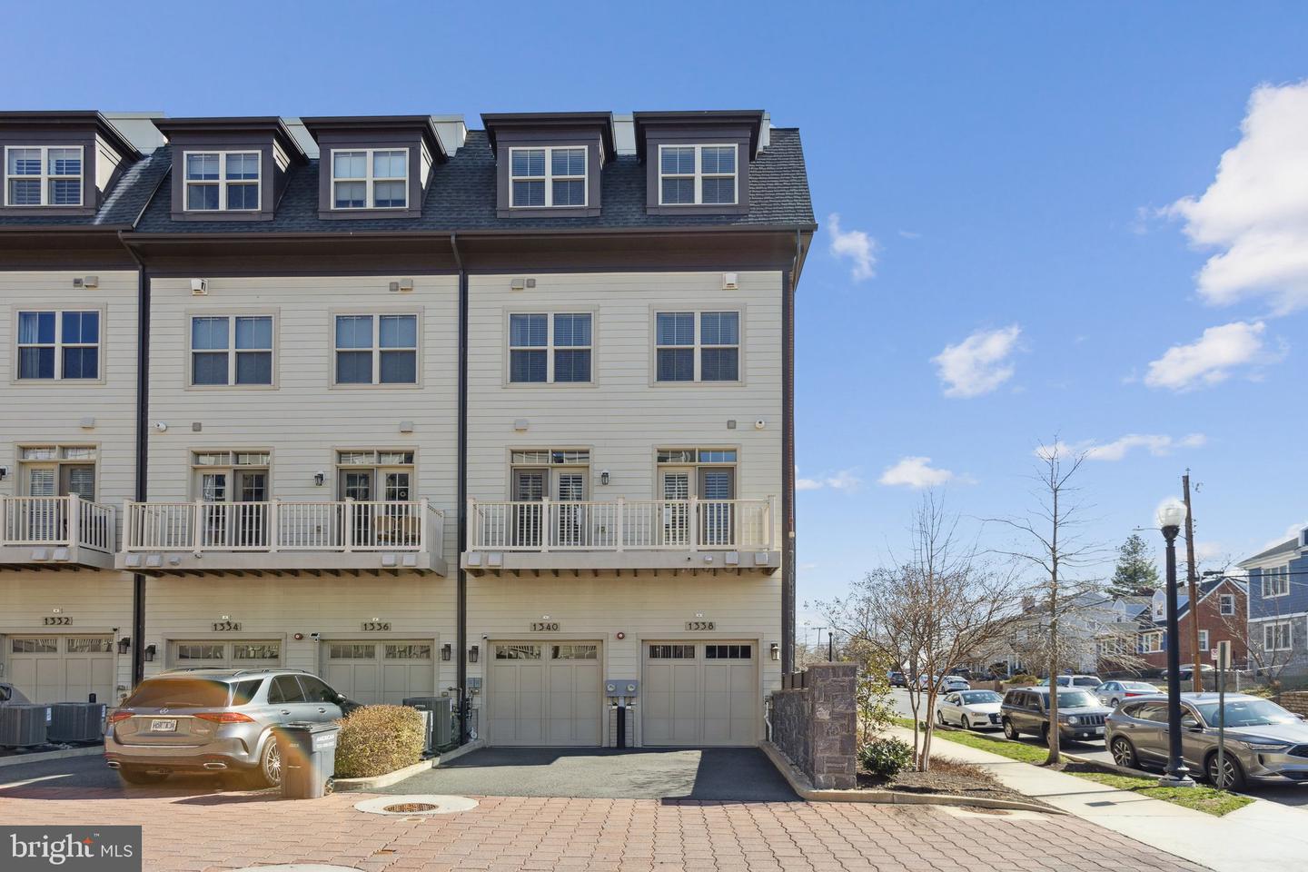 1338 S QUINN ST, ARLINGTON, Virginia 22204, 3 Bedrooms Bedrooms, ,3 BathroomsBathrooms,Residential,For sale,1338 S QUINN ST,VAAR2053906 MLS # VAAR2053906