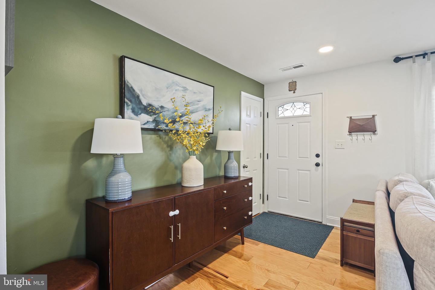 2825 E LEE AVE, ALEXANDRIA, Virginia 22306, 2 Bedrooms Bedrooms, ,1 BathroomBathrooms,Residential,For sale,2825 E LEE AVE,VAFX2224968 MLS # VAFX2224968