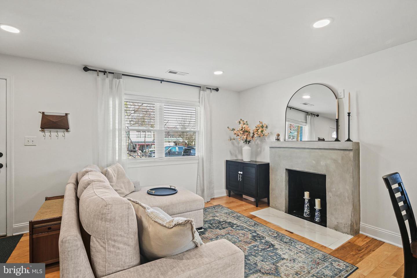 2825 E LEE AVE, ALEXANDRIA, Virginia 22306, 2 Bedrooms Bedrooms, ,1 BathroomBathrooms,Residential,For sale,2825 E LEE AVE,VAFX2224968 MLS # VAFX2224968