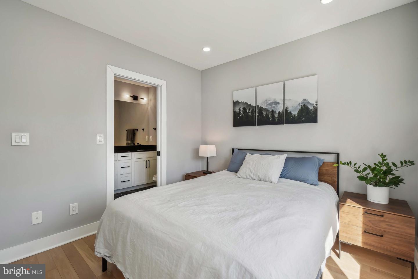 1404 HOLBROOK ST NE #2, WASHINGTON, District Of Columbia 20002, 2 Bedrooms Bedrooms, ,2 BathroomsBathrooms,Residential,For sale,1404 HOLBROOK ST NE #2,DCDC2187932 MLS # DCDC2187932