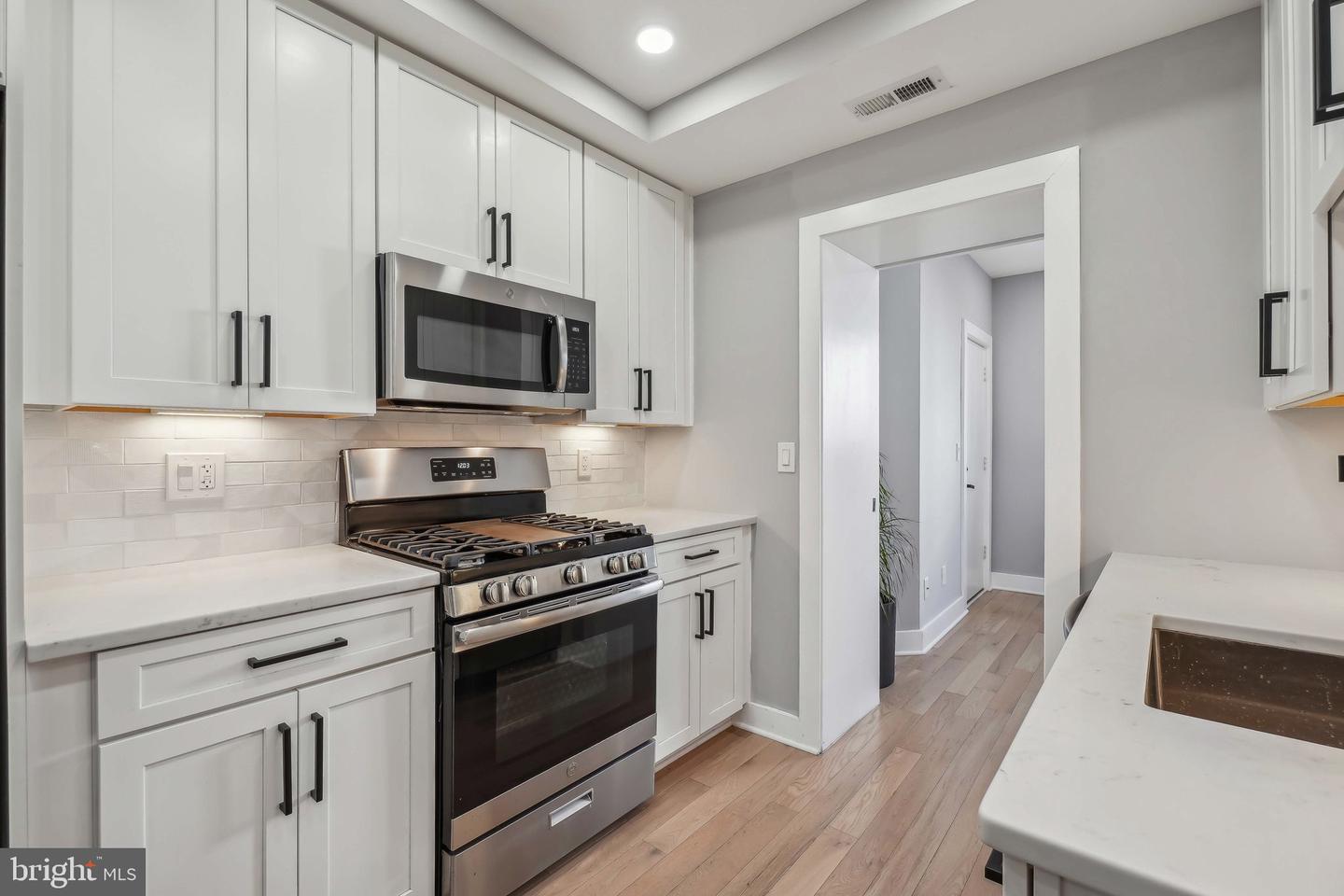 1404 HOLBROOK ST NE #2, WASHINGTON, District Of Columbia 20002, 2 Bedrooms Bedrooms, ,2 BathroomsBathrooms,Residential,For sale,1404 HOLBROOK ST NE #2,DCDC2187932 MLS # DCDC2187932