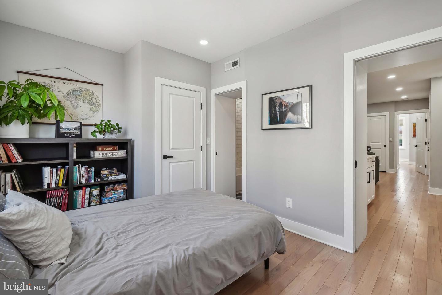 1404 HOLBROOK ST NE #2, WASHINGTON, District Of Columbia 20002, 2 Bedrooms Bedrooms, ,2 BathroomsBathrooms,Residential,For sale,1404 HOLBROOK ST NE #2,DCDC2187932 MLS # DCDC2187932