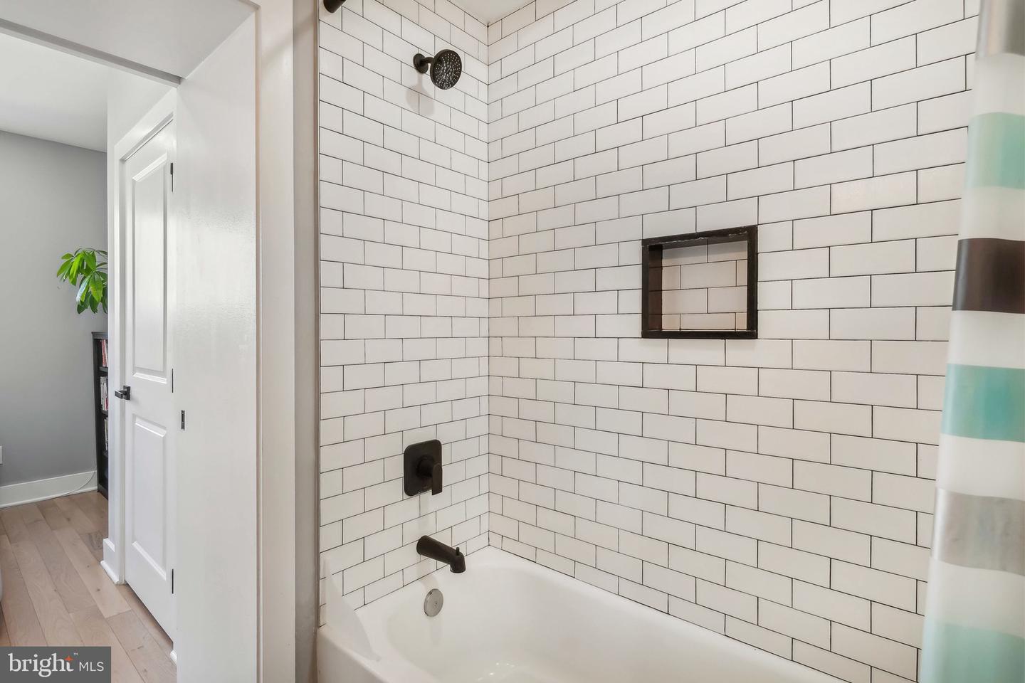 1404 HOLBROOK ST NE #2, WASHINGTON, District Of Columbia 20002, 2 Bedrooms Bedrooms, ,2 BathroomsBathrooms,Residential,For sale,1404 HOLBROOK ST NE #2,DCDC2187932 MLS # DCDC2187932