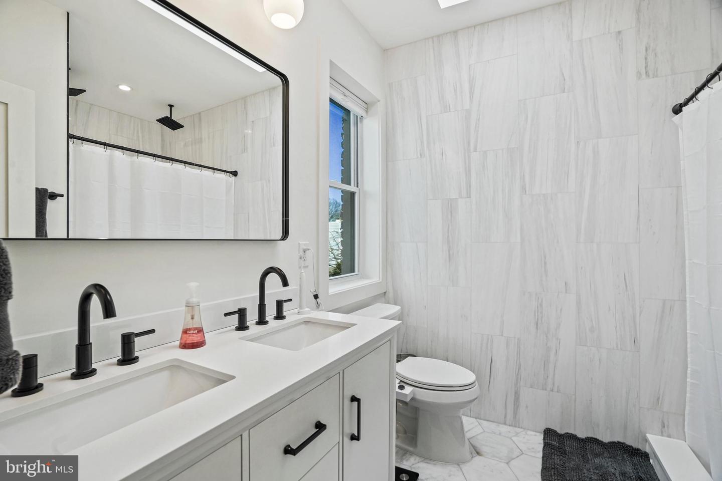 1410 C ST NE, WASHINGTON, District Of Columbia 20002, 4 Bedrooms Bedrooms, ,3 BathroomsBathrooms,Residential,For sale,1410 C ST NE,DCDC2187978 MLS # DCDC2187978