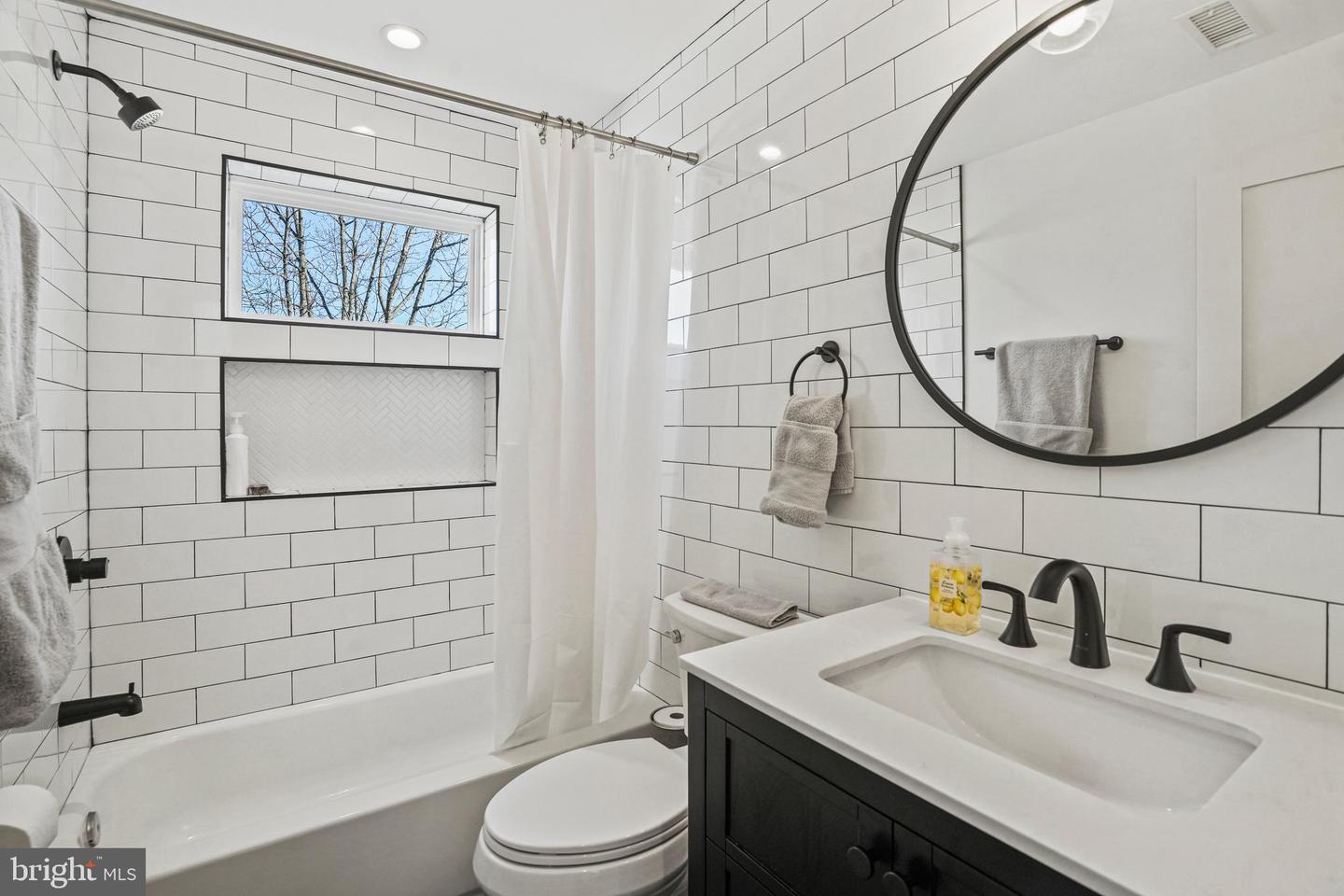 1410 C ST NE, WASHINGTON, District Of Columbia 20002, 4 Bedrooms Bedrooms, ,3 BathroomsBathrooms,Residential,For sale,1410 C ST NE,DCDC2187978 MLS # DCDC2187978