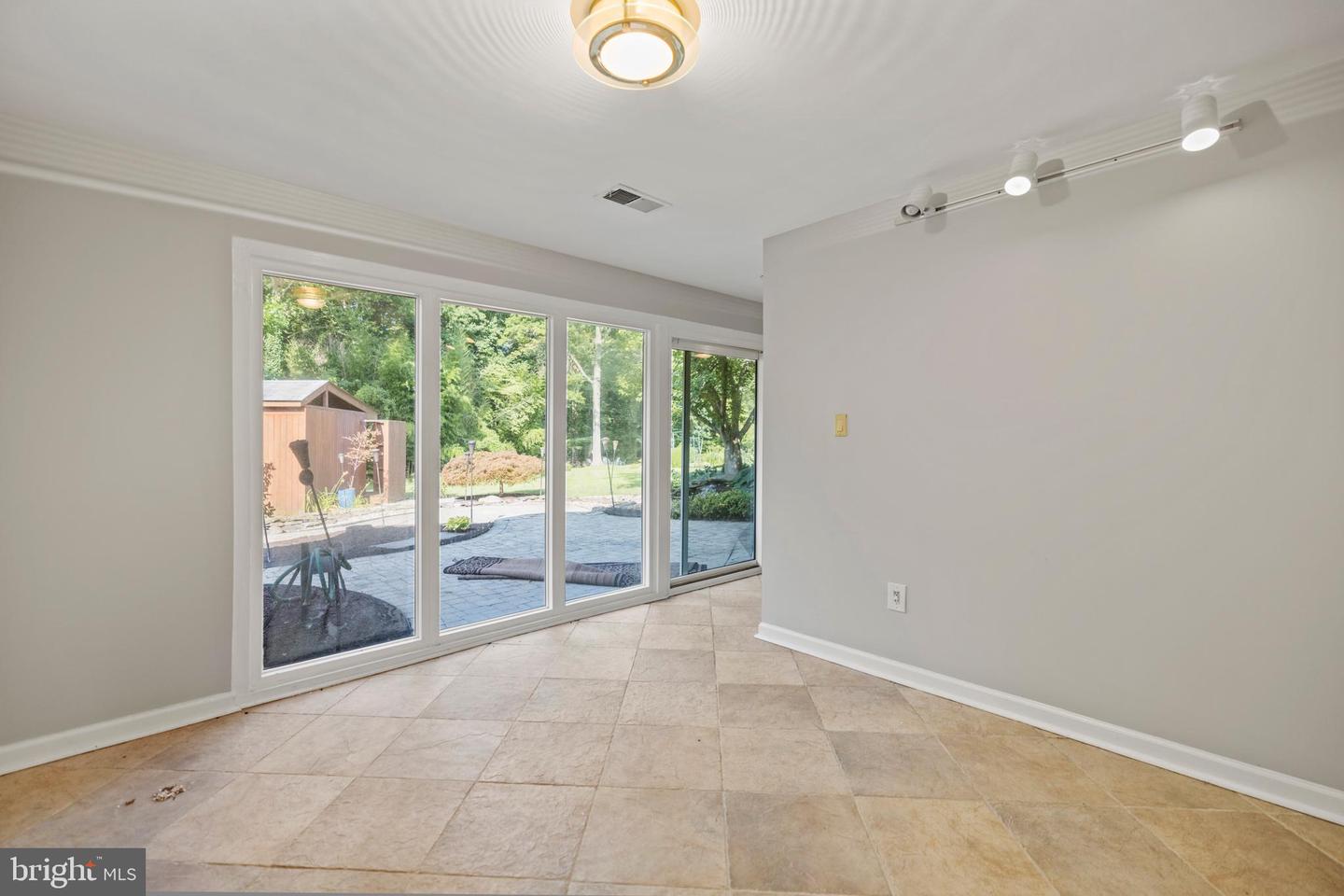 4812 RANDOLPH DR, ANNANDALE, Virginia 22003, 4 Bedrooms Bedrooms, ,3 BathroomsBathrooms,Residential,For sale,4812 RANDOLPH DR,VAFX2225422 MLS # VAFX2225422