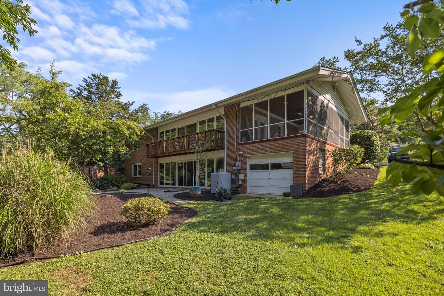 4812 RANDOLPH DR, ANNANDALE, Virginia 22003, 4 Bedrooms Bedrooms, ,3 BathroomsBathrooms,Residential,For sale,4812 RANDOLPH DR,VAFX2225422 MLS # VAFX2225422
