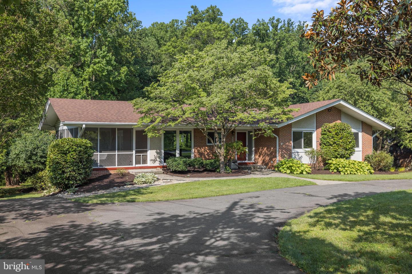 4812 RANDOLPH DR, ANNANDALE, Virginia 22003, 4 Bedrooms Bedrooms, ,3 BathroomsBathrooms,Residential,For sale,4812 RANDOLPH DR,VAFX2225422 MLS # VAFX2225422