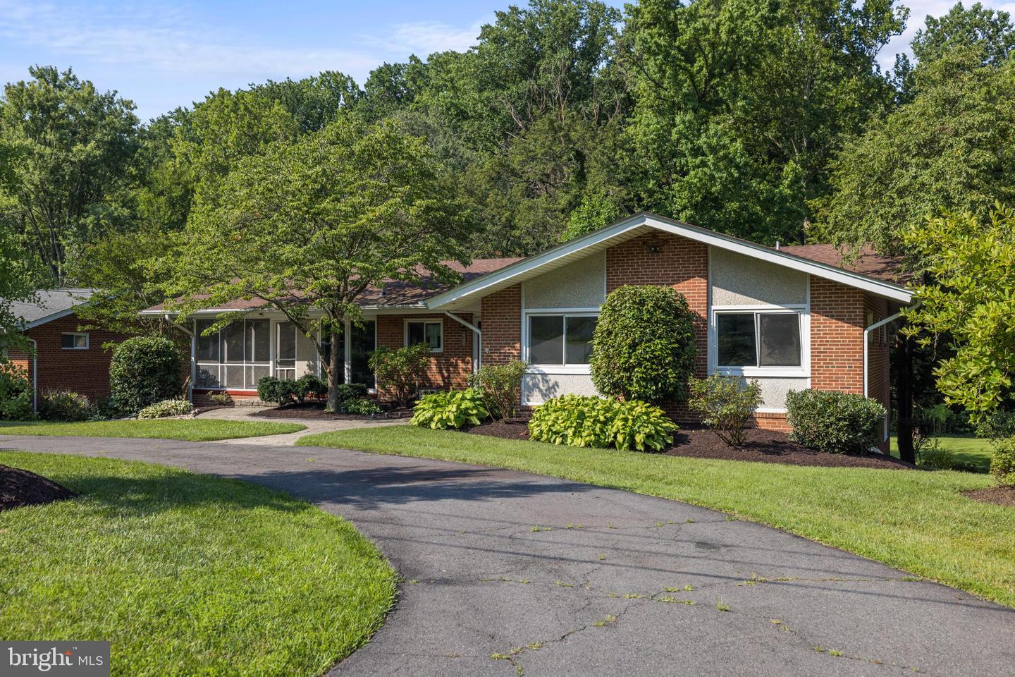 4812 RANDOLPH DR, ANNANDALE, Virginia 22003, 4 Bedrooms Bedrooms, ,3 BathroomsBathrooms,Residential,For sale,4812 RANDOLPH DR,VAFX2225422 MLS # VAFX2225422