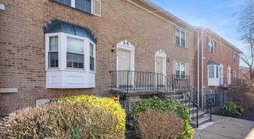 969 S ROLFE ST #1, ARLINGTON, Virginia 22204, 3 Bedrooms Bedrooms, ,2 BathroomsBathrooms,Residential,For sale,969 S ROLFE ST #1,VAAR2054310 MLS # VAAR2054310