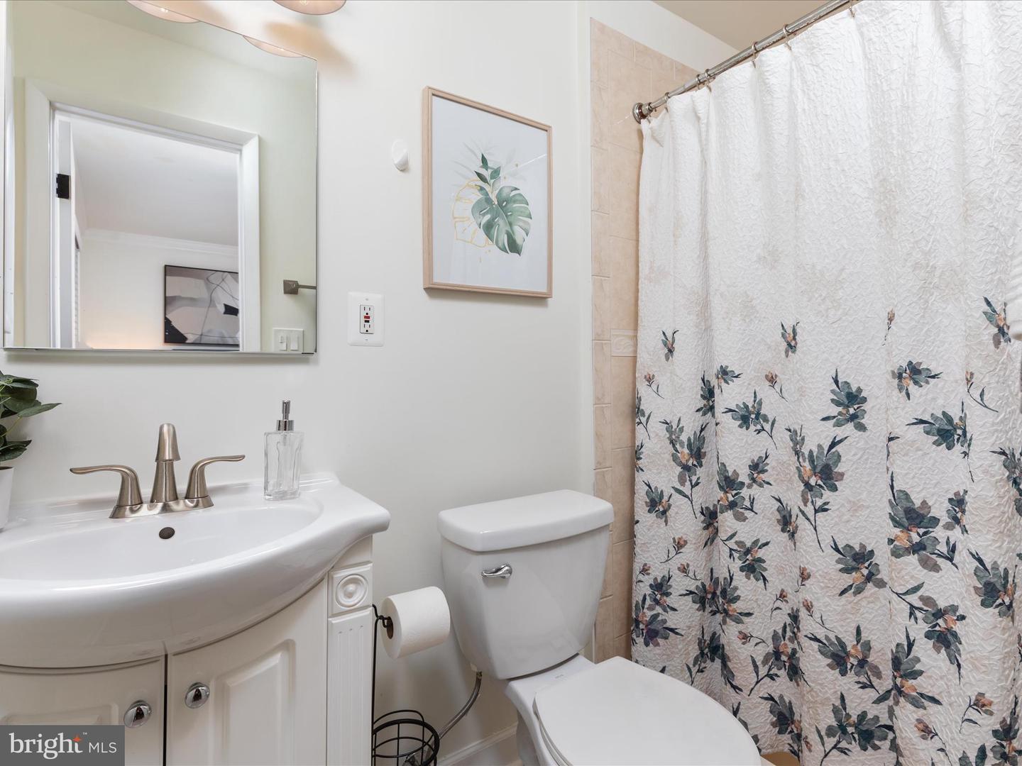 1067 N CHAMBLISS ST, ALEXANDRIA, Virginia 22312, 5 Bedrooms Bedrooms, ,3 BathroomsBathrooms,Residential,For sale,1067 N CHAMBLISS ST,VAAX2042566 MLS # VAAX2042566