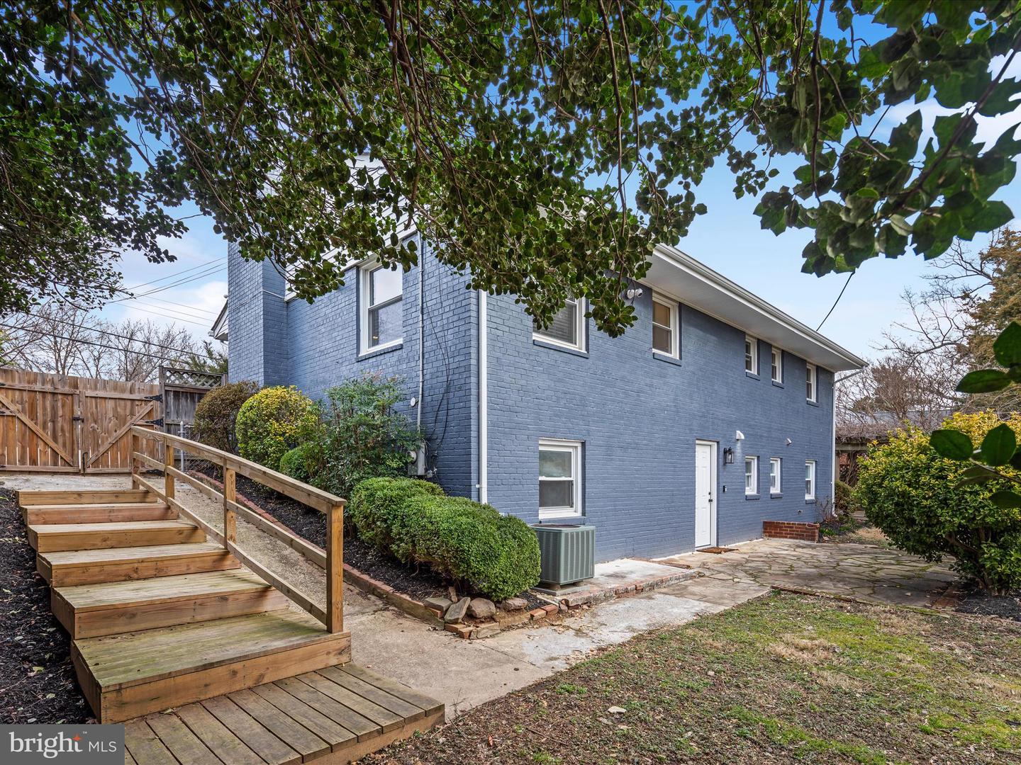 1067 N CHAMBLISS ST, ALEXANDRIA, Virginia 22312, 5 Bedrooms Bedrooms, ,3 BathroomsBathrooms,Residential,For sale,1067 N CHAMBLISS ST,VAAX2042566 MLS # VAAX2042566