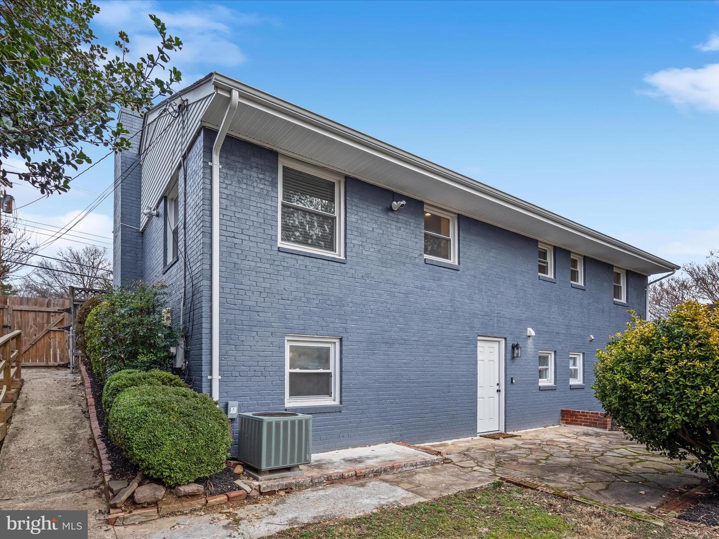 1067 N CHAMBLISS ST, ALEXANDRIA, Virginia 22312, 5 Bedrooms Bedrooms, ,3 BathroomsBathrooms,Residential,For sale,1067 N CHAMBLISS ST,VAAX2042566 MLS # VAAX2042566