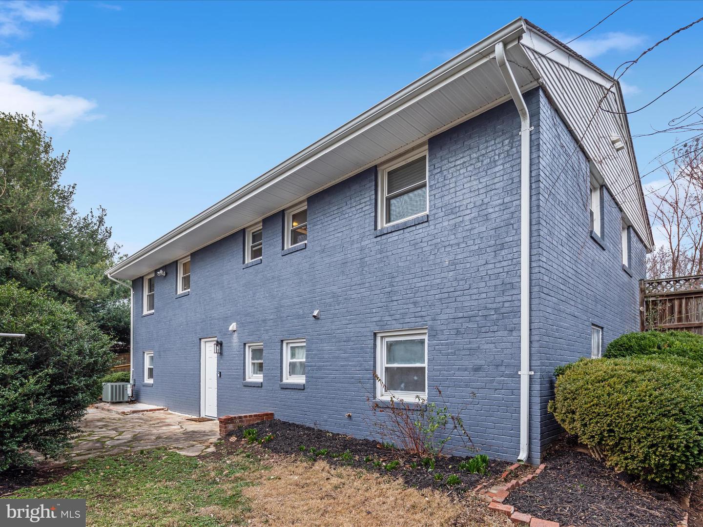 1067 N CHAMBLISS ST, ALEXANDRIA, Virginia 22312, 5 Bedrooms Bedrooms, ,3 BathroomsBathrooms,Residential,For sale,1067 N CHAMBLISS ST,VAAX2042566 MLS # VAAX2042566