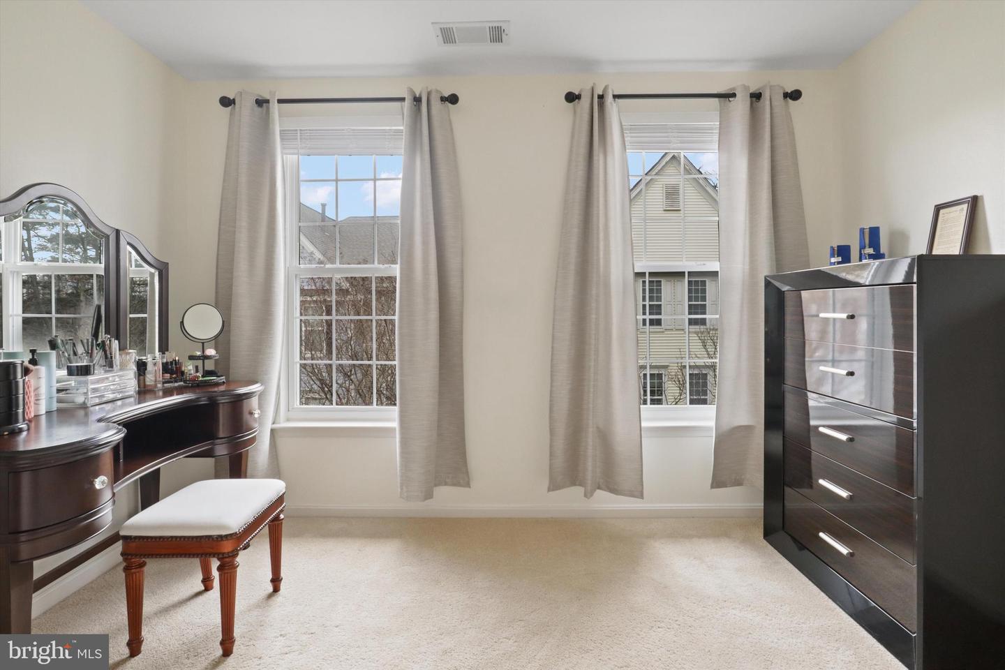 8065 NICOSH CIRCLE LN #55, FALLS CHURCH, Virginia 22042, 3 Bedrooms Bedrooms, ,3 BathroomsBathrooms,Residential,For sale,8065 NICOSH CIRCLE LN #55,VAFX2226400 MLS # VAFX2226400